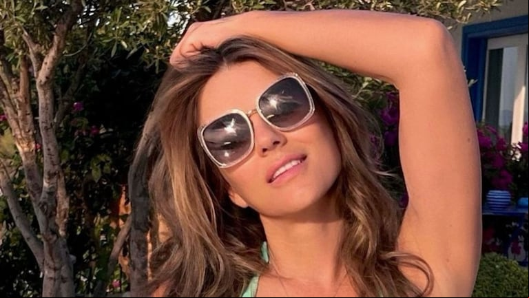 Elizabeth Hurley volvió a sorprender con su foto en traje de baño y su figura intacta. (Foto: Instagram/@elizabethhurley1)