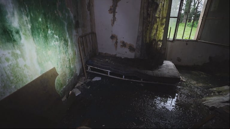 En el Colegio funcionaba un seminario, un filosofado, y un teologado, de manera que el abandono actual del complejo se contrapone con la intensa actividad que había en el lugar entre 1939 y 1954. (Foto: captura de eltrece)