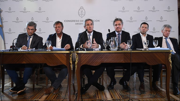 En el Congreso, el Gobierno dio detalles sobre el acuerdo con el FMI, pero mantuvo la incógnita sobre el dólar (Foto: Comunicación Senado).
