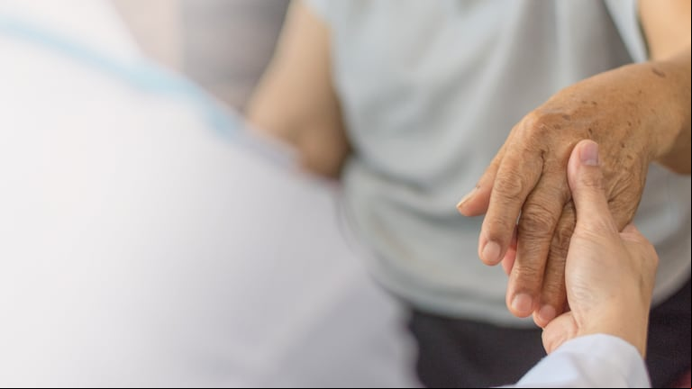 En el Día Mundial del Parkinson, el foco está puesto en entender esta enfermedad neurológica desde la ciencia, el cuidado y la esperanza. (Foto: Adobe Stock)