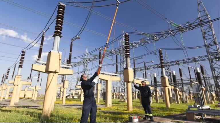 En el sector energético aguardan para este lunes 31 la decisión oficial sobre los aumentos de luz y gas. (Foto: Edenor)