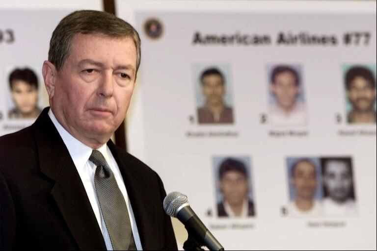En esta imagen, John Ashcroft publicó fotografías de los 19 presuntos secuestradores del 11 de Septiembre. (Foto: AP).