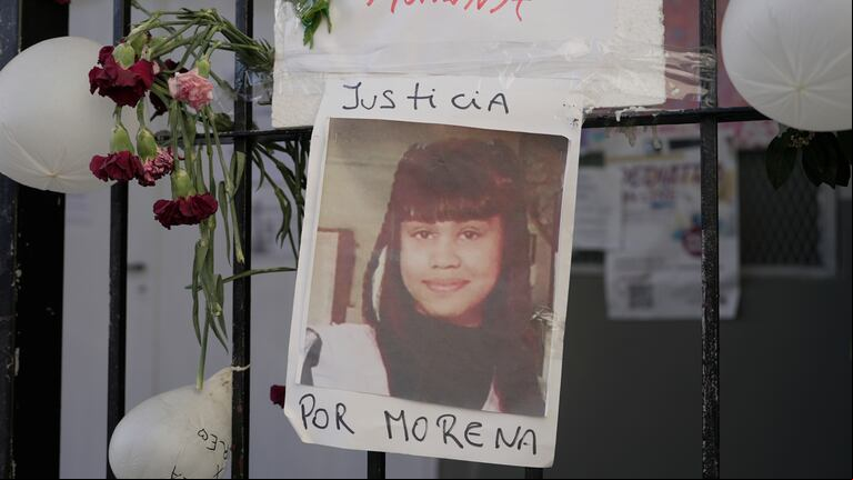 En la Escuela N°60 Almafuerte de Lanús, donde iba Morena, se suspendió la votación. (Fotos y video: Agustina Ribó / Videolab TN)