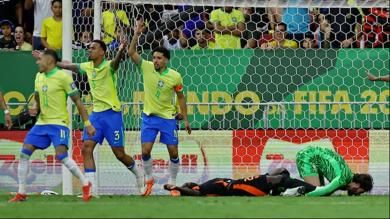 En la previa del clásico Brasil-Argentina, Marquinhos aseguró que el equipo brasileño está preparado para vencer a la Selección argentina. (Foto: REUTERS).