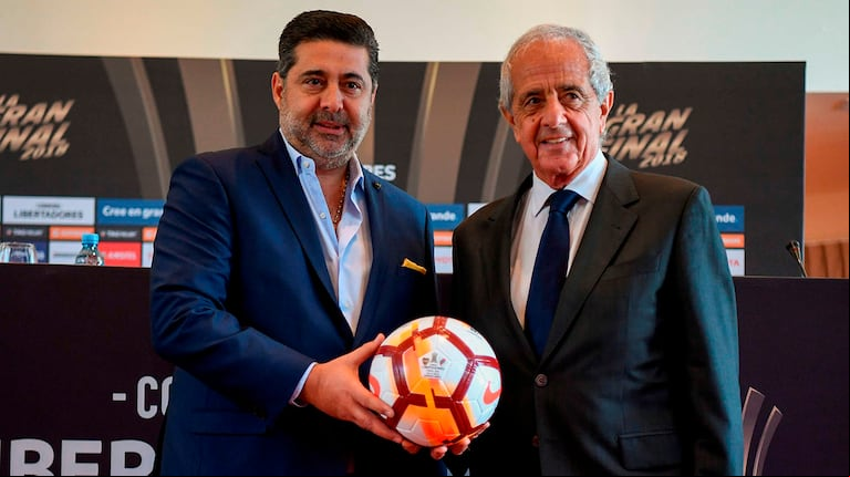 EN MADRID. Angelici y D'Onofrio no se cruzaron en la capital española (AFP)