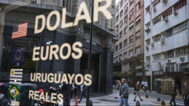 En vivo, minuto a minuto, la cotización de dólar oficial, el blue, el MEP, el CCL y el Cripto de este jueves 26 de enero. (Foto: Télam)
