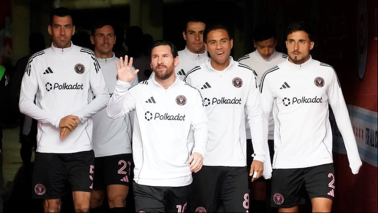 Es compañero de Messi y lanzó una fuerte opinión sobre el Mundial de Clubes. (Foto AP)