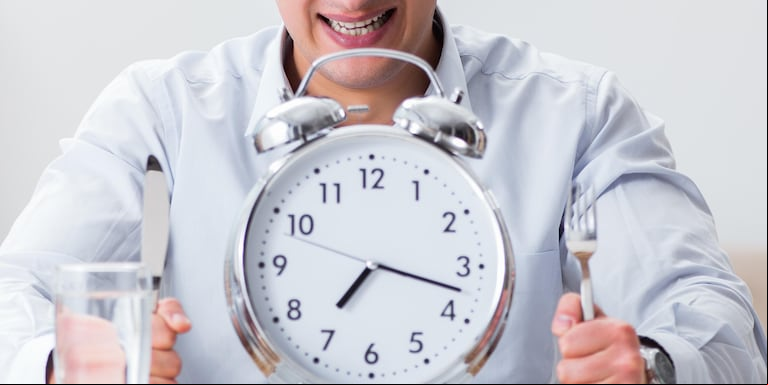 Es importante respetar los horarios de almuerzo (Foto: Adobe Stock)