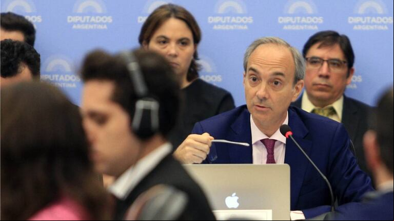 Exposición del secretario de Educación, Carlos Torrendell, en comisiones de Diputados en defensa de la Ley Ómnibus (Foto: NA - Marcelo Capece).