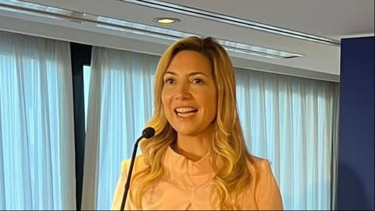 Fabiola Yáñez tiene su propio perfume, "Nuevos aires". (Foto: Instagram/@fabiolaoficialok)