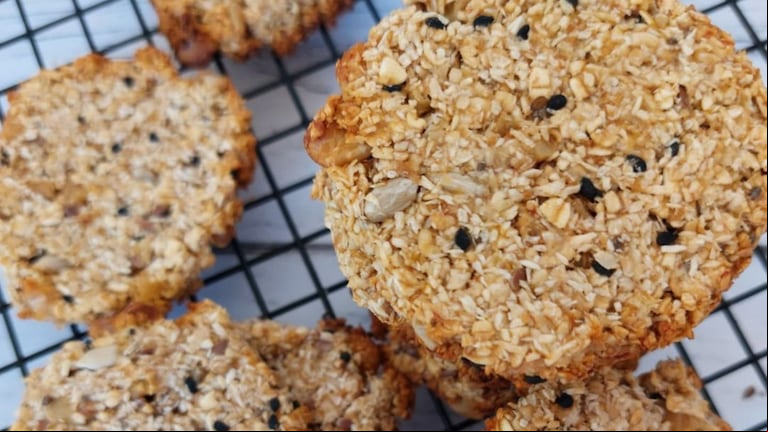 Fáciles de hacer, las cookies de avena y banana tiene un gran valor nutricional. FOTO: Instagram / @mariainesvotteromiv