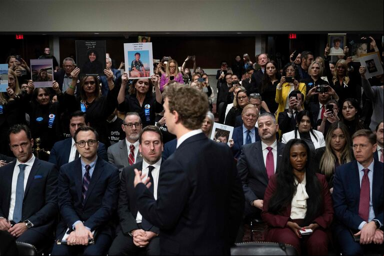 Familias de víctimas estuvieron presentes en la audiencia. (Foto: AFP)