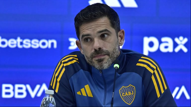 Fernando Gago debe definir el equipo de Boca para enfrentar a Gimnasia por la Copa Argentina. (Foto: EFE)