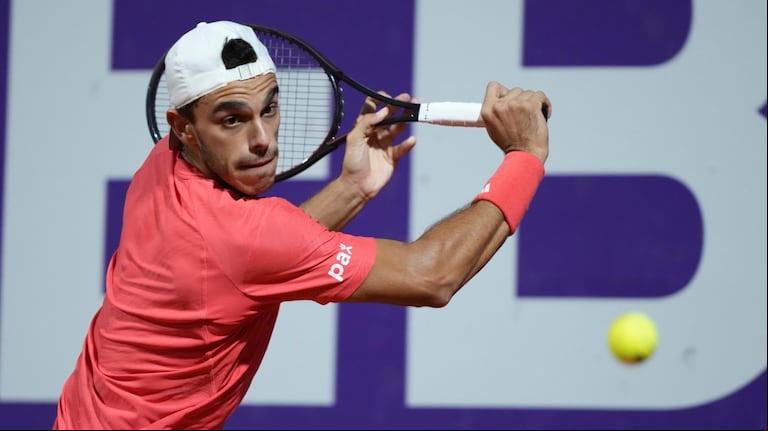 Francisco Cerúndolo subió un puesto en el ranking ATP tras su gran semana en el Master 1000 de Miami. (AFP)