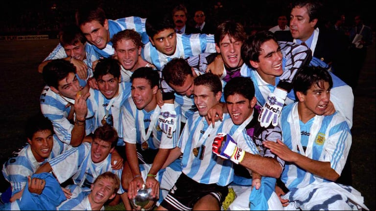 Fue el mejor arquero sub 20 del mundo, se alejó del fútbol y hoy ejerce una curiosa profesión. (Foto: AP)