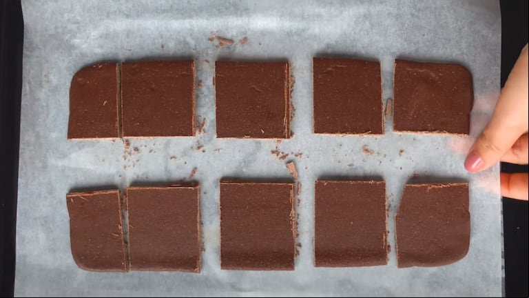 Galletitas de chocolate sin azúcar agregada. (Foto: YouTube/PostresSaludables)