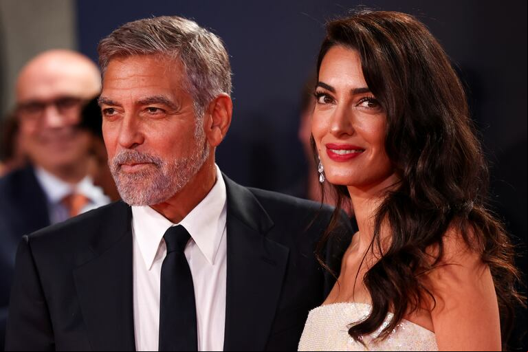 George Clooney y Amal Clooney no quieren que los medios sensacionalistas publiquen fotos de sus hijos (Foto: REUTERS/Henry Nicholls).