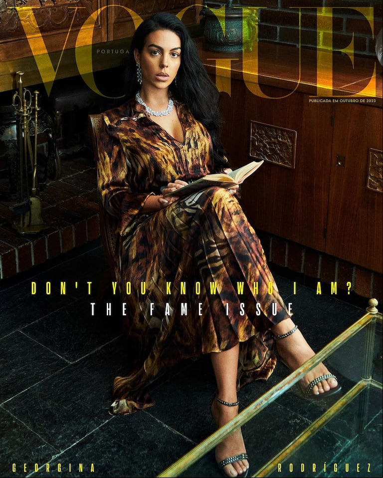 Georgina Rodríguez marcó tendencia con un vestido animal print y joyas Chopard. (Foto: Instagram/@vogueportugal)