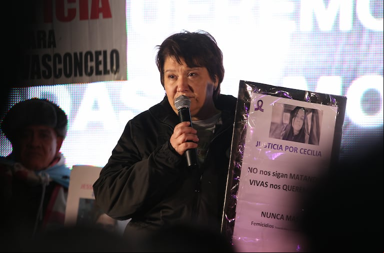 Gloria Romero, madre de Cecilia Strzyzowski, pide que el matrimonio Sena sea imputado como coautores del hecho. (Foto: NA)