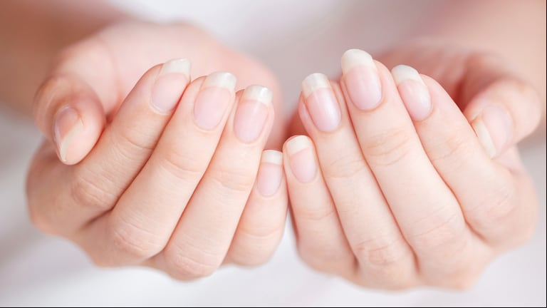 Harvard descubre una relación inesperada entre el crecimiento de las uñas y el envejecimiento: de qué se trata (Foto: Adobe Stock).