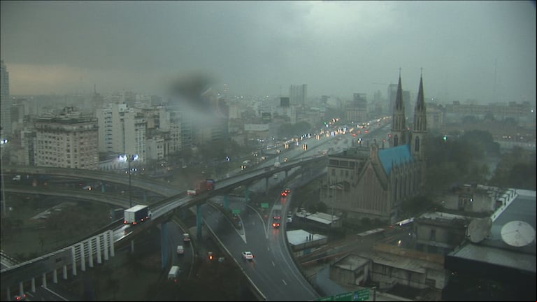 Hay alerta amarilla por tormentas en Buenos Aires, Entre Ríos y Santa Fe para hoy. (Foto: captura de video TN)