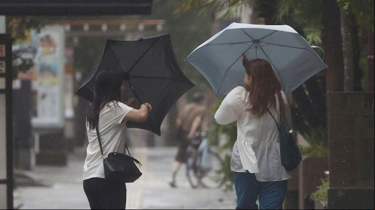 Hay alerta naranja por tormentas en Buenos Aires y podría haber ráfagas de hasta 100 km/h para este domingo 30 de marzo. (Foto: AP).