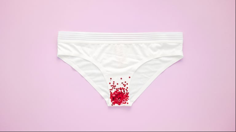 Hay personas que usan la sangre menstrual como mascarilla y dicen notar cambios significativos en sus rostros. (Foto: stock.adobe.com)