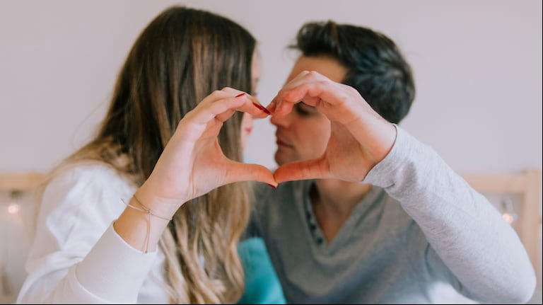 Hay tendencias  que son beneficiosas para las parejas. (Foto: Adobe Stock)