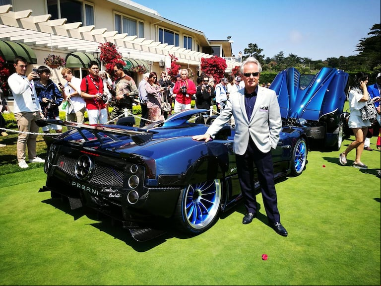 Horacio Pagani y su última creación, el Zonda HP Barchetta. 