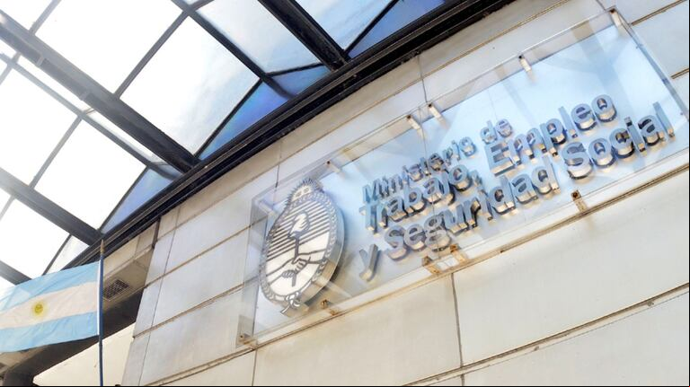 Hoy se reúne hoy el consejo que define la suba del salario mínimo: qué reclaman los gremios. (Foto: Prensa Ministerio de Capital Humano)