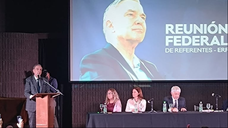 Miguel Ángel Pichetto lanzó su candidatura presidencial con un plan de “orden y istración”