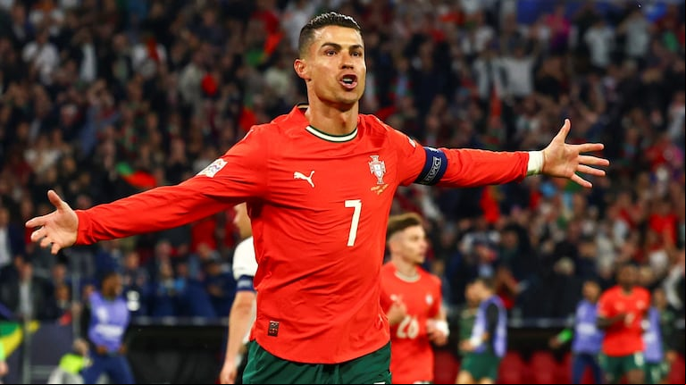 Cristiano Rolando habló de la posibilidad de jugar junto a Messi