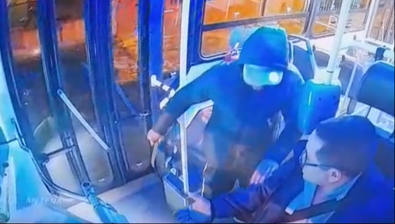 Video: así fue el violento ataque a un colectivero durante un robo en La Matanza