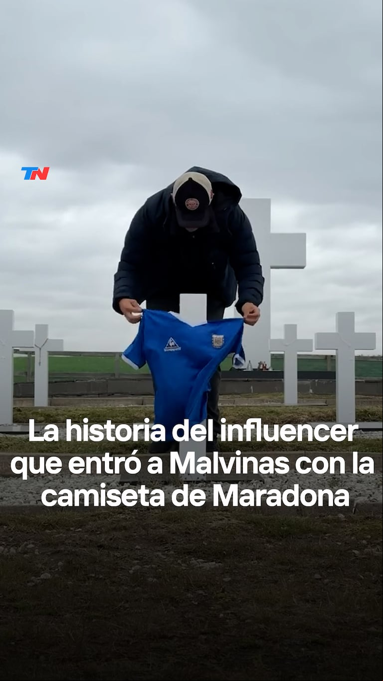 “Alcé la bandera argentina”: el homenaje de un influencer en las islas