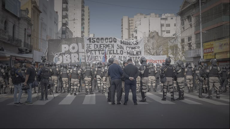 Tras ser recibidos por Capital Humano, los piqueteros levantaron el corte en el Puente Pueyrredón