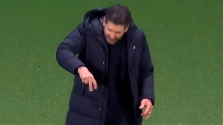 El controversial gesto del Cholo Simeone tras el gol de Julián Álvarez en el Atlético de Madrid