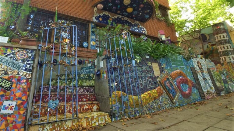 La Gaudí de Quilmes: una artista transformó su casa y lo volvió el lugar más fotografiado del barrio