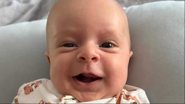 Sol Pérez mostró el tierno minilook de invierno de su hijo Marco: conjunto estampado y mimos con mamá