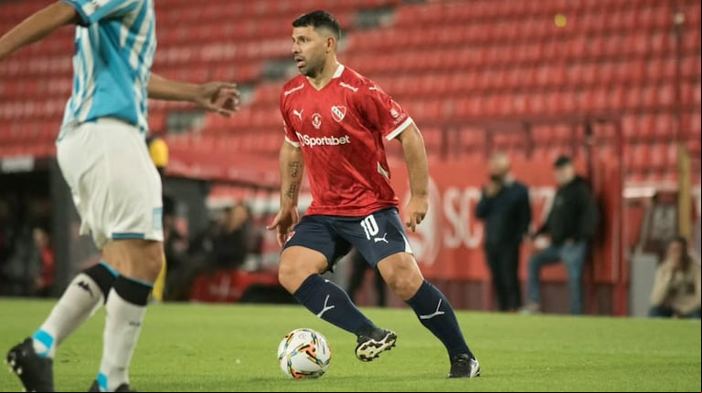 El Kun Agüero volvió a jugar en Independiente: marcó un golazo en el empate ante Racing en el fútbol Senior