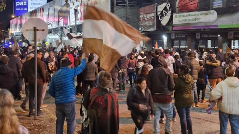 Los festejos de los hinchas de Platense en Vicente López por la obtención del Torneo Apertura 2025