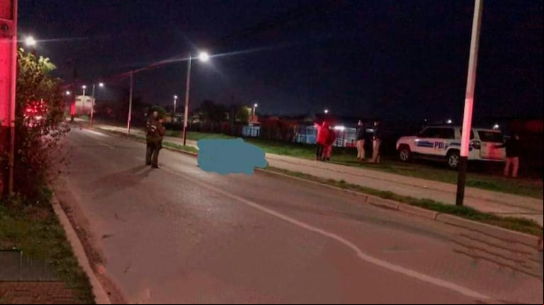 Conmoción en Chile: un hombre mató a su pareja y trasladó el cuerpo sobre una carretilla en plena vía pública 