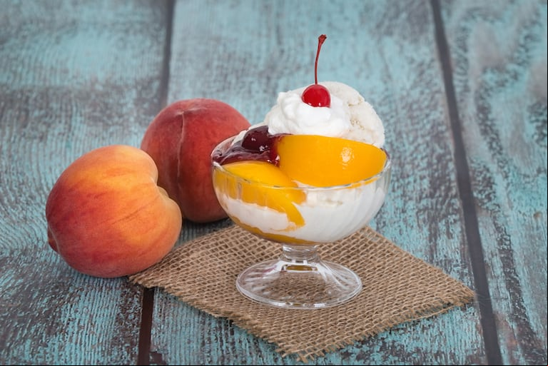 El postre que estabas buscando y no sabías: Copa Melba, receta paso a paso 