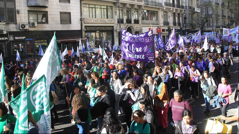 Tras varias horas en las calles, los manifestantes levantaron los cortes en la Ciudad