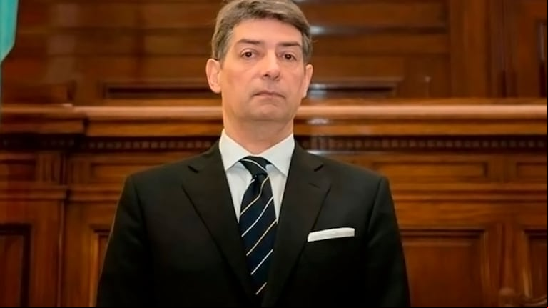 Javier Milei, Patricia Bullrich y Sergio Massa miran a la Justicia