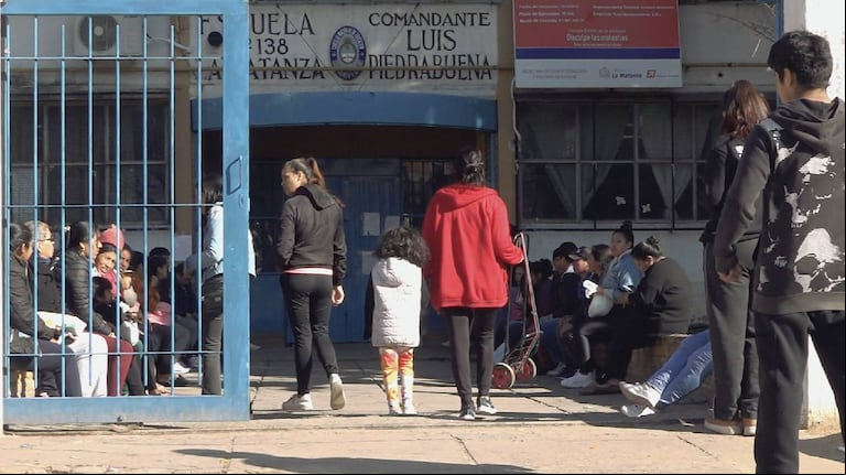 Los alumnos de Villa Celina son víctimas de la desidia en las escuelas y los maestros no pueden denunciar