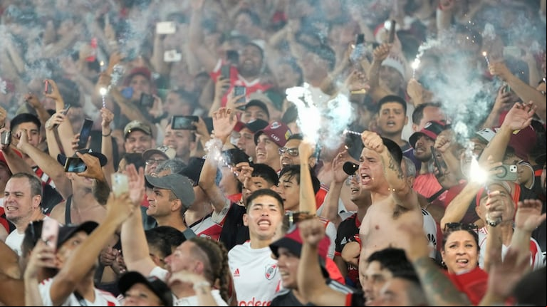 Explotaron los hinchas de River: silbaron a dos referentes antes del partido con Talleres en el Monumental