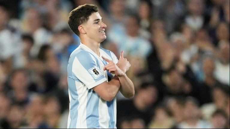 Video: Julián Álvarez marcó el primer gol de la Selección argentina en el clásico ante Brasil