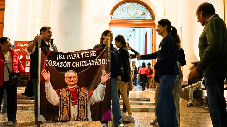 Chiclayo celebra al nuevo papa León XIV: “Para nosotros, es peruano y un cura de calle”