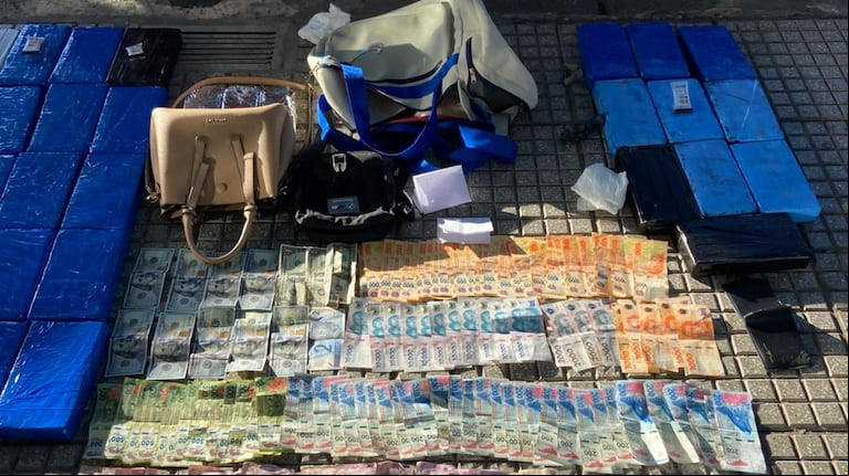 Megaoperativo en Floresta: la policía detuvo a tres personas que llevaban más de 70 kilos de cocaína 