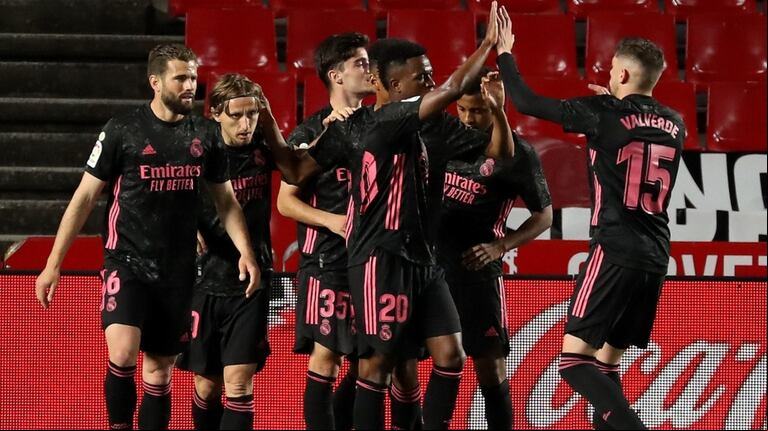 Real Madrid goleó al Granada, no se baja de la pelea y le mete presión al Atlético 
